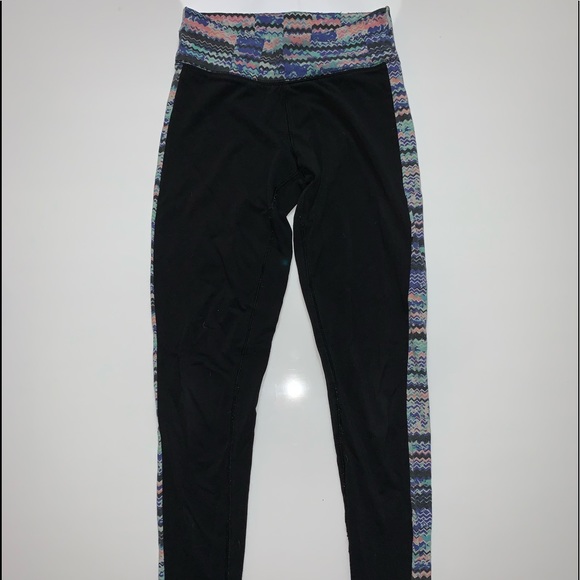 Black Cotton Leggings w/ Pattern - Picture 2 of 4